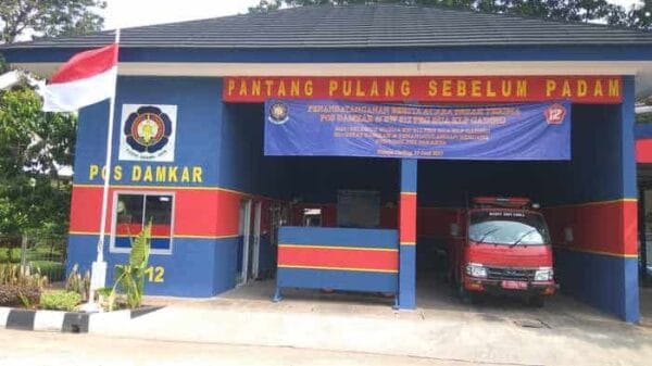RW 12 Pegangsaan Dua Sulap Lahan Tak Terpakai Jadi Pos Damkar